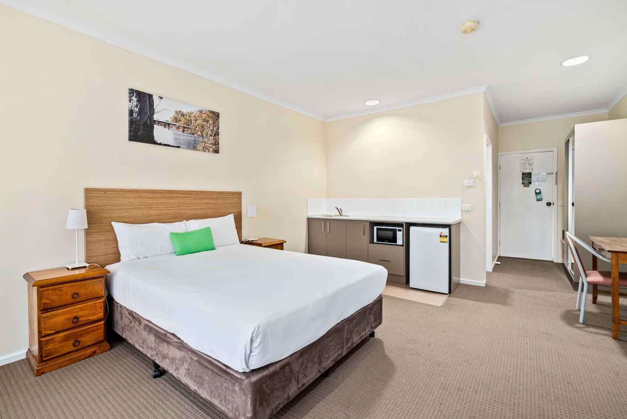 Comfort Bishops Inn 4*