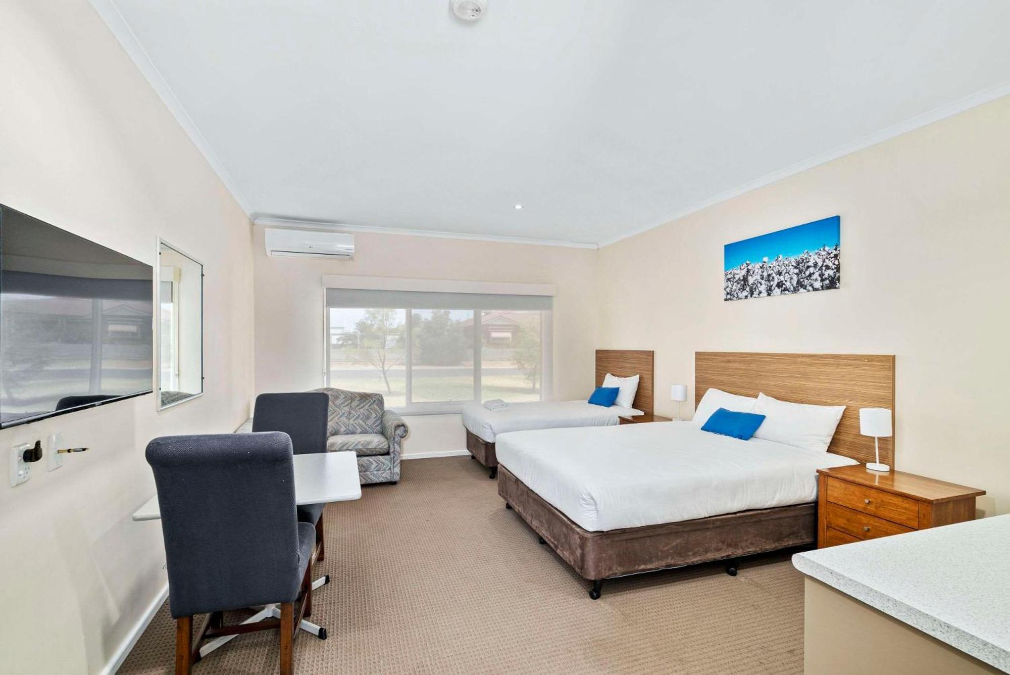 Comfort Bishops 4* Hay